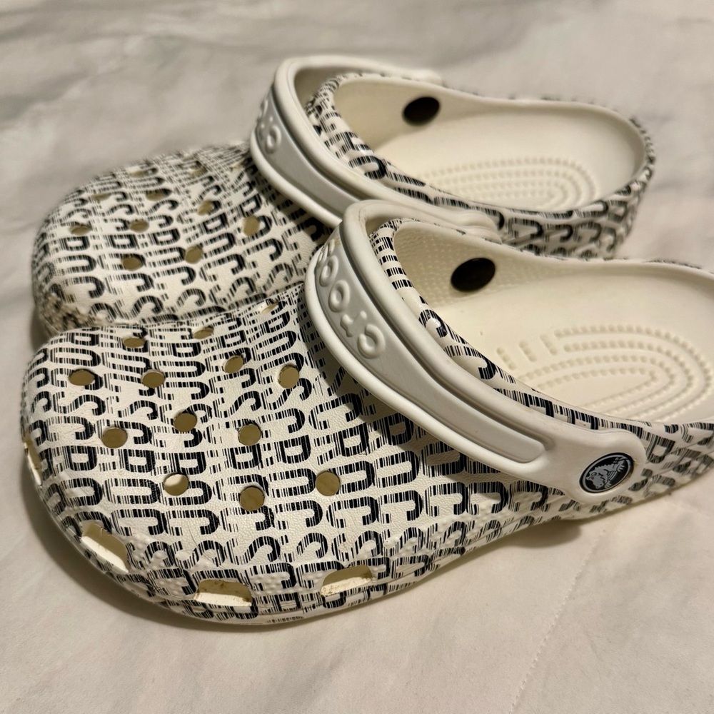 CROCS White and Black Slippers with Houndstooth Pattern